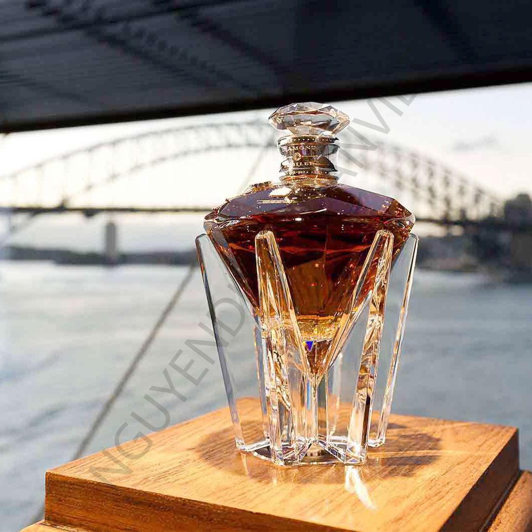 02-john-walker-and-sons-diamond-jubilee